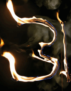 spectacle-defeu-belgique-31e-flamme-cie-shayla-et-isabella-delle-castelle.png