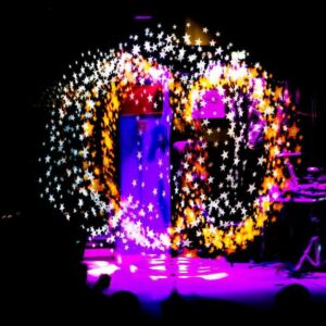 HOOLAHOOP-LUMINEUX_-AGENVCE-ARTISTIQUE-SHAYLA-_-BELGIQUE-3.jpg