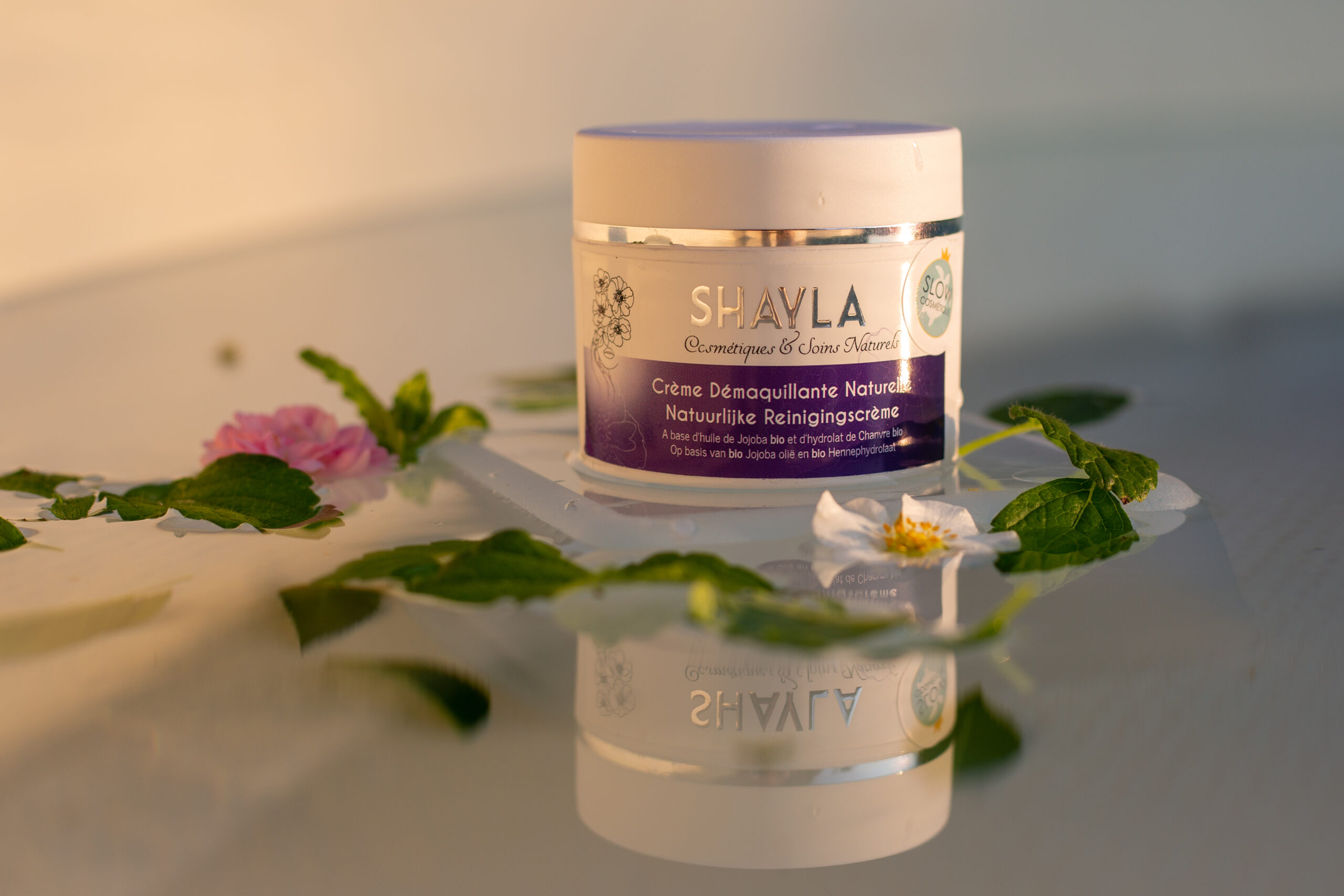 shayla cosmetiques-naturels- creme de maquillante naturelle -routine-visage-creme-demaquillante-naturelle-naturels-Shayla-made-in-belgium-fabrique-en-belgique-Fondatrice-Isabella-Delle-CASTELLE-_-LABO-SHAYLA-1--scaled.jpg